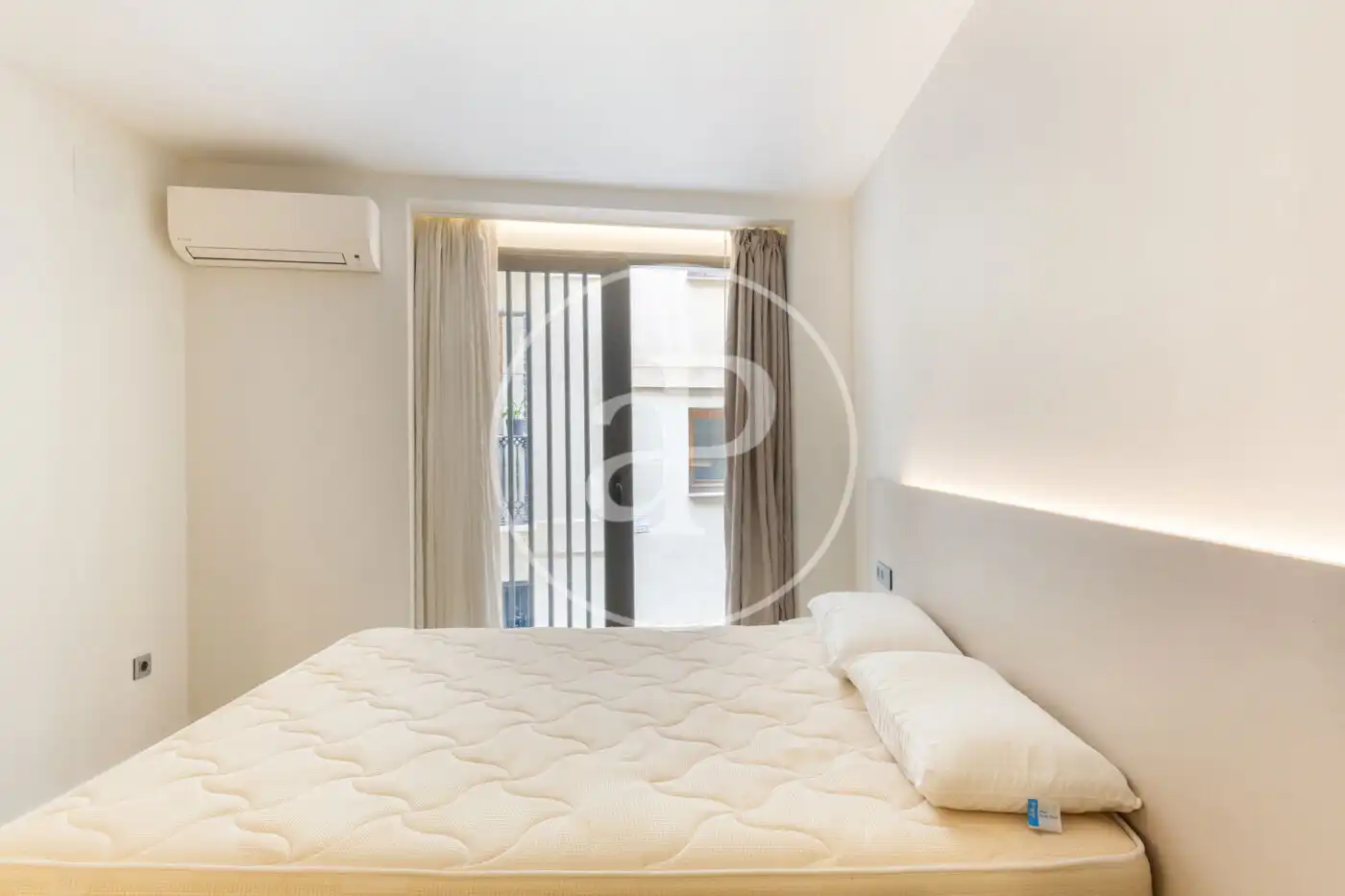 Schlafzimmer von Loft zur Miete in Valencia mit Klimaanlage, Heizung und Möbliert