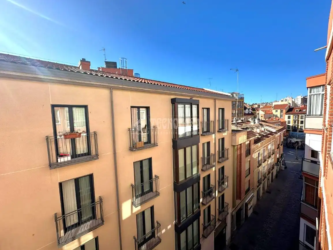 Vista exterior de Pis en venda en Valladolid