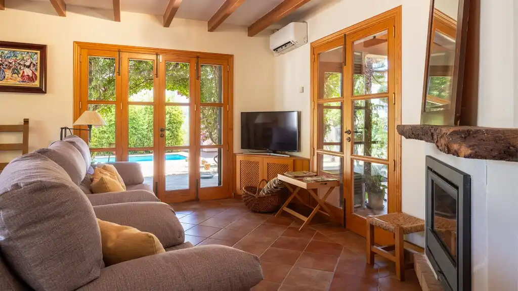 Sala d'estar de Finca rústica en venda en Llubí amb Aire condicionat, Calefacció i Terrassa