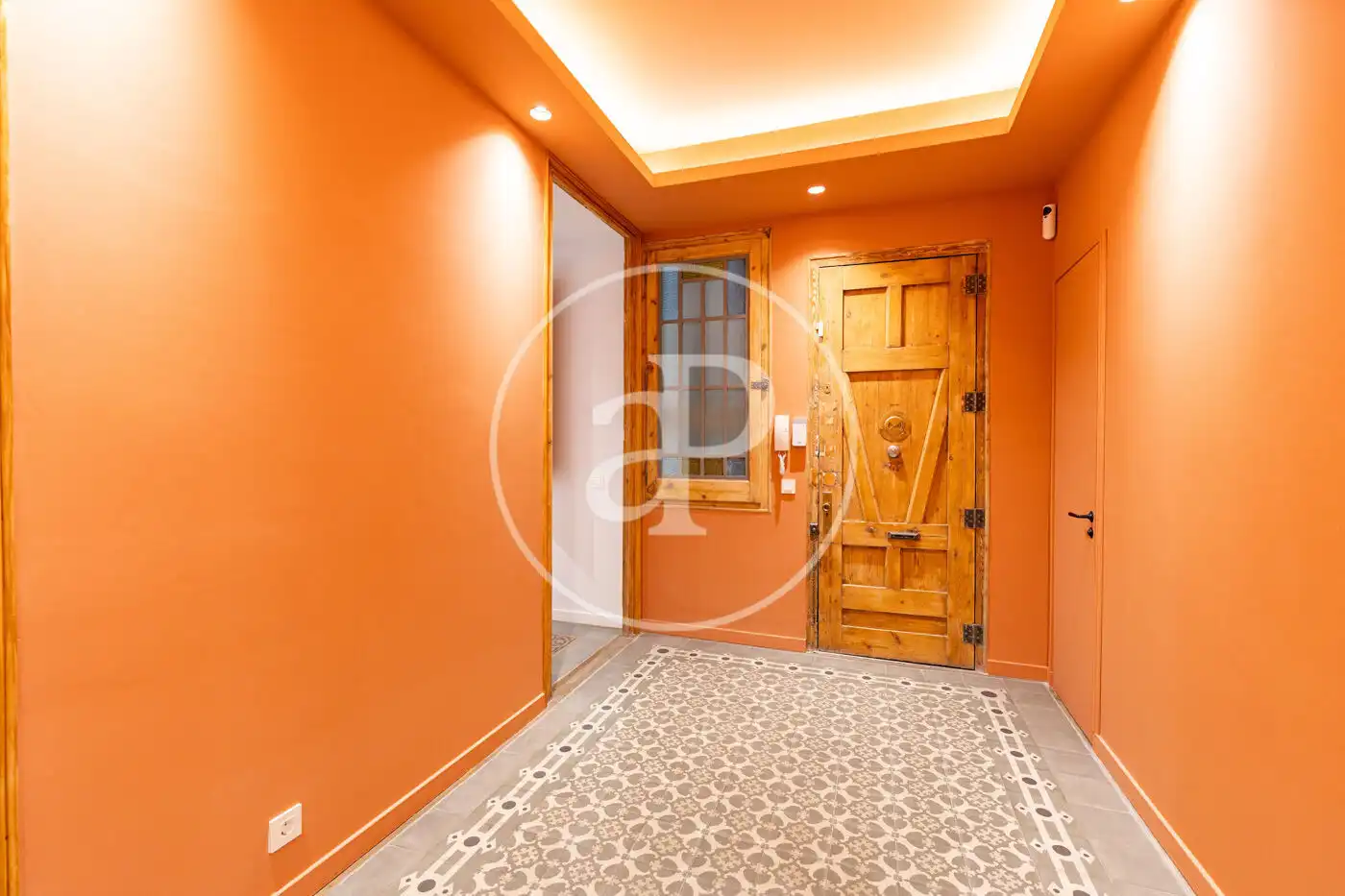 Wohnung zum Verkauf in Barcelona mit Klimaanlage, Heizung und Terrasse