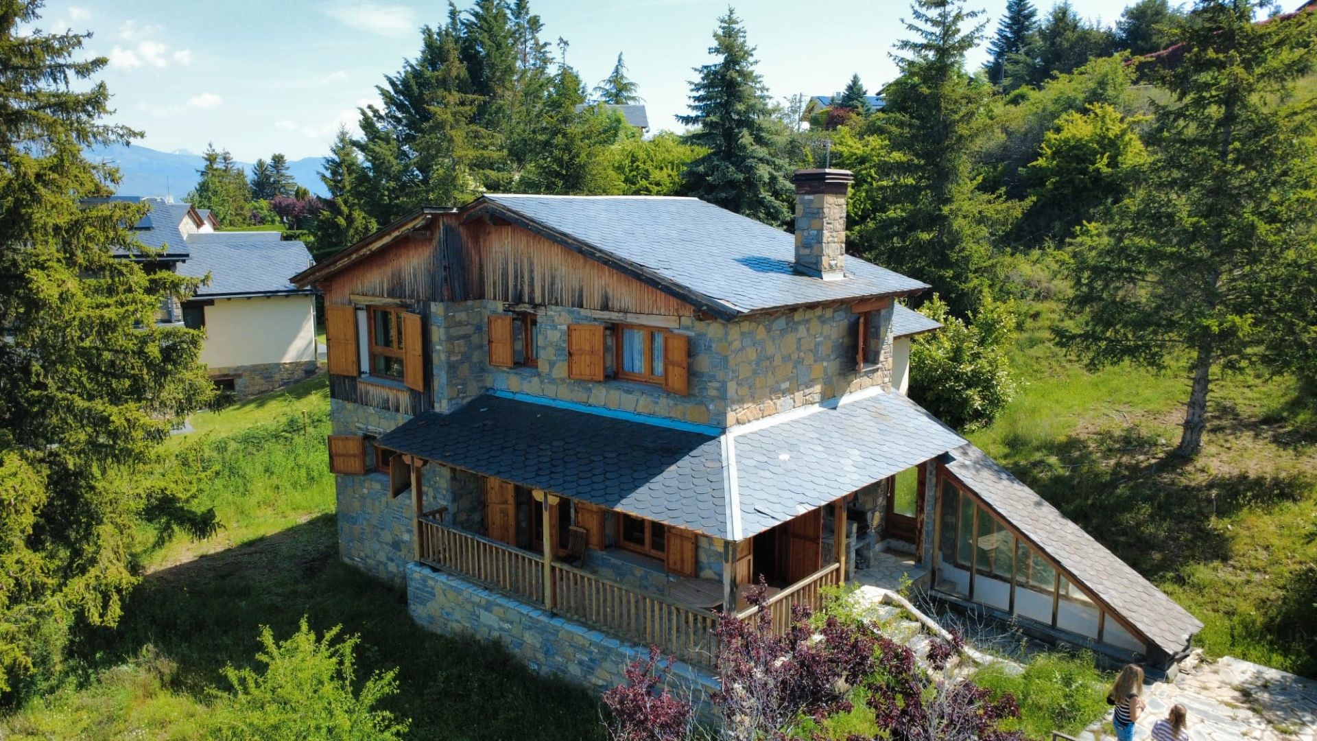 Vista exterior de Casa o xalet en venda en Fontanals de Cerdanya amb Calefacció, Jardí privat i Terrassa