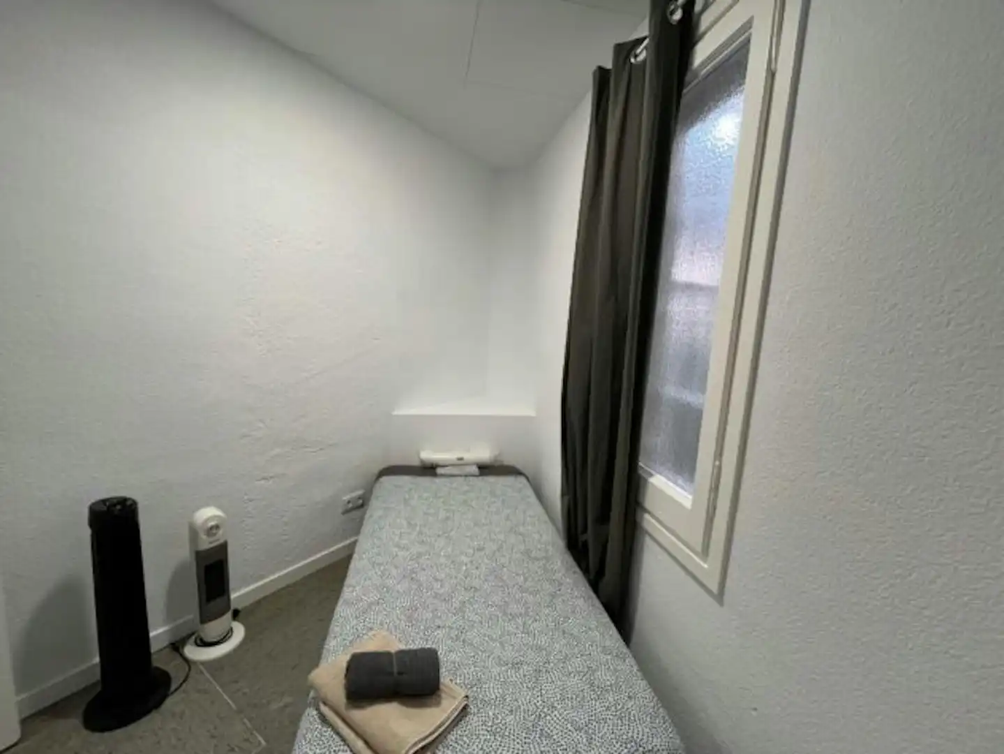 Schlafzimmer von Wohnung zur untervermieten in Barcelona mit Heizung und Waschmaschine