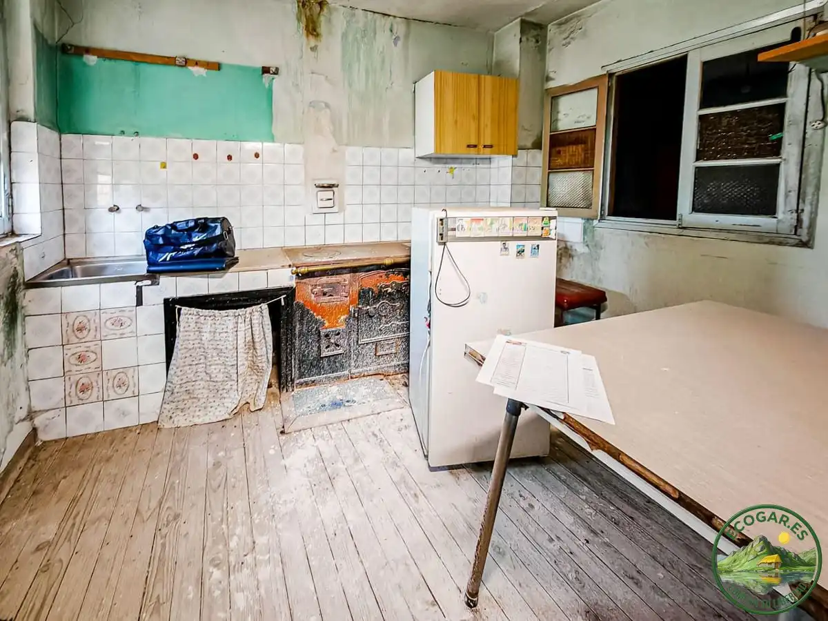 Cocina de Casa o chalet en venta en Borrenes con Calefacción y Terraza