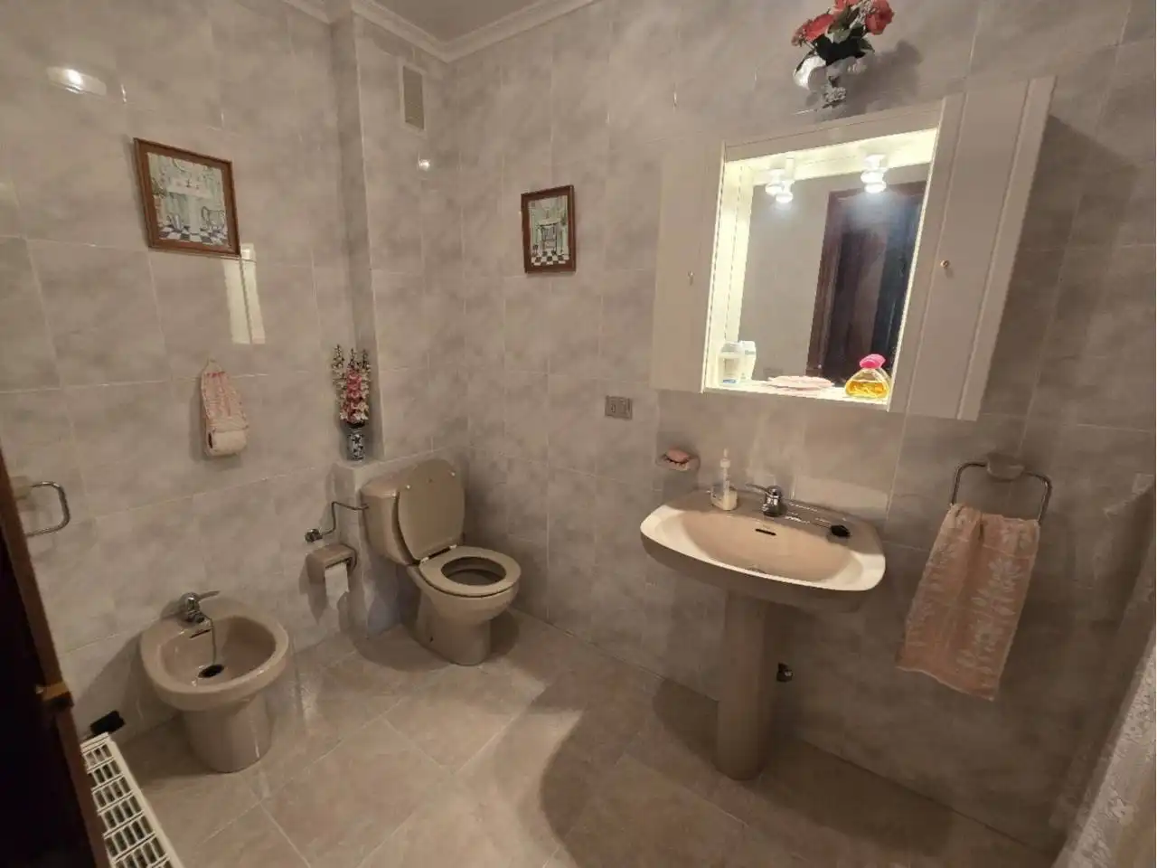 Badezimmer von Wohnung zum Verkauf in Baleira mit Heizung, Terrasse und Möbliert