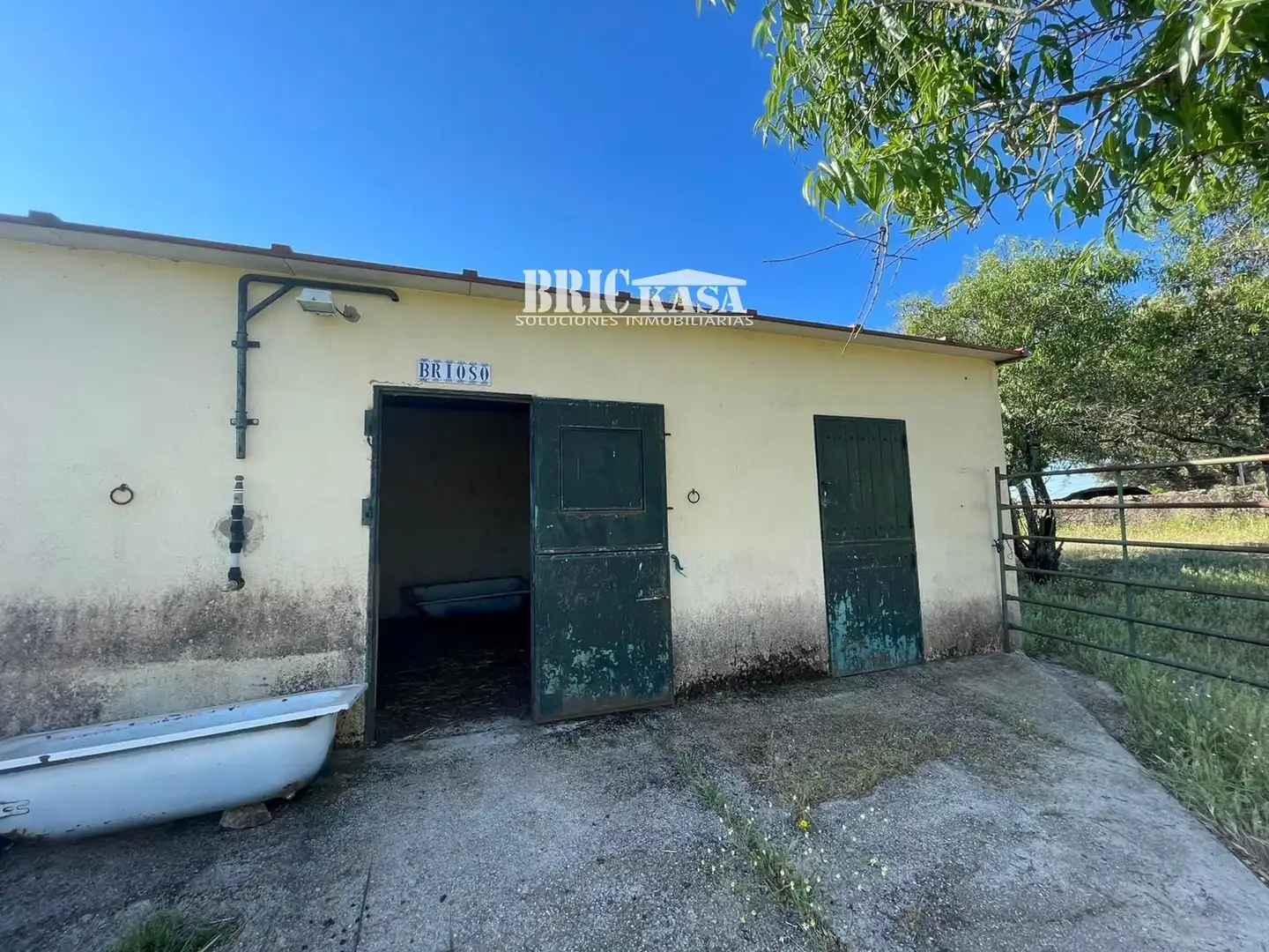 Vista exterior de Casa o chalet en venta en Arroyo de la Luz con Terraza, Trastero y Piscina