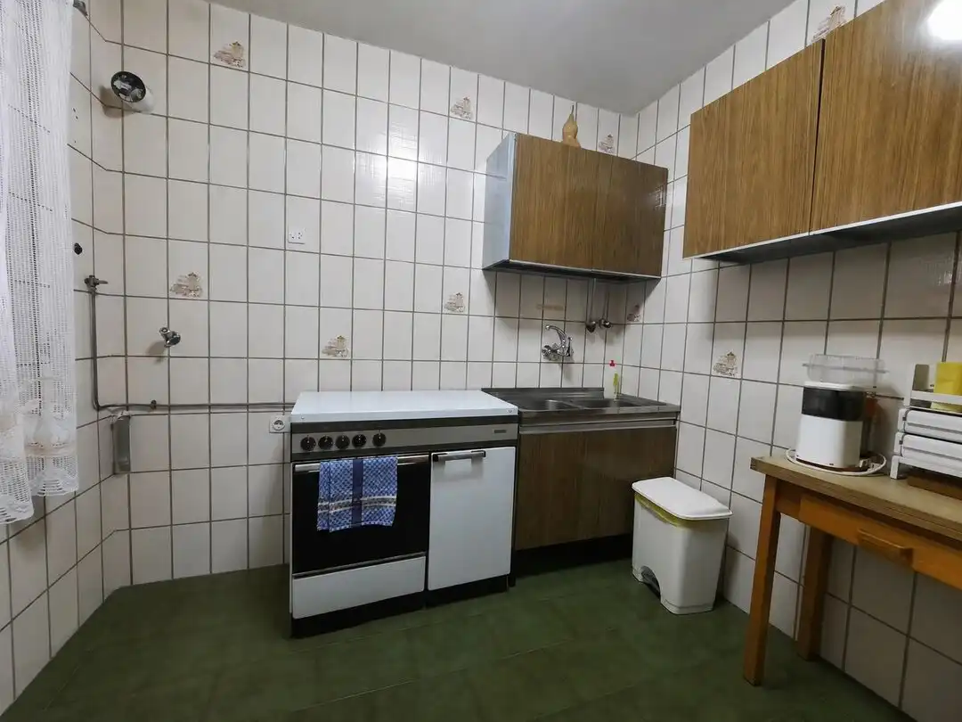 Cocina de Casa adosada en venta en Escalona con Aire acondicionado, Calefacción y Jardín privado