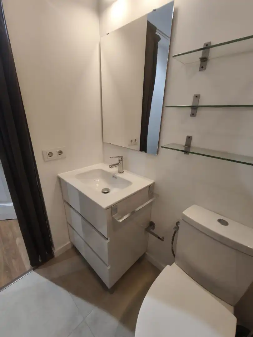 Bany de Pis de lloguer en Barcelona amb Aire condicionat, Parquet i Forn