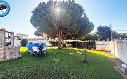 Vista exterior de Casa o xalet en venda en Chiclana de la Frontera amb Aire condicionat, Calefacció i Jardí privat