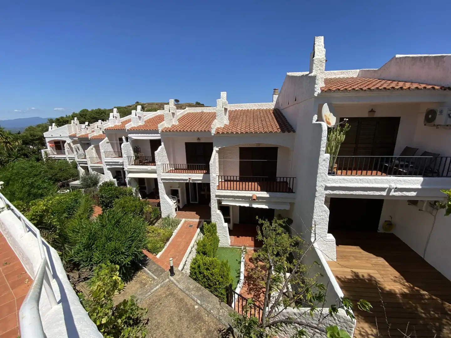 Vista exterior de Casa o xalet en venda en Roses amb Terrassa, Traster i Piscina