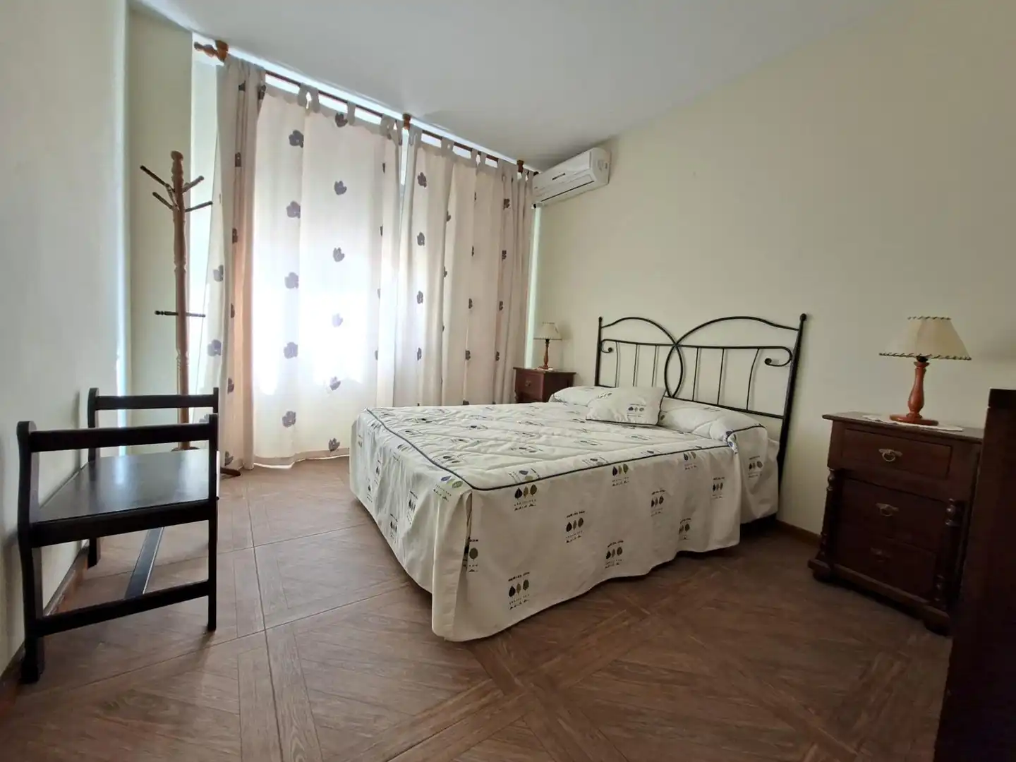Habitación de Dúplex en venta en Badajoz con Aire acondicionado, Calefacción y Trastero