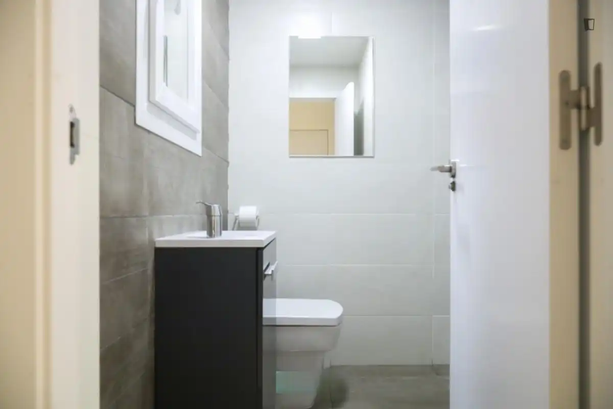 Badezimmer von Wohnungen zur untervermieten in Madrid mit Heizung, Möbliert und Ofen