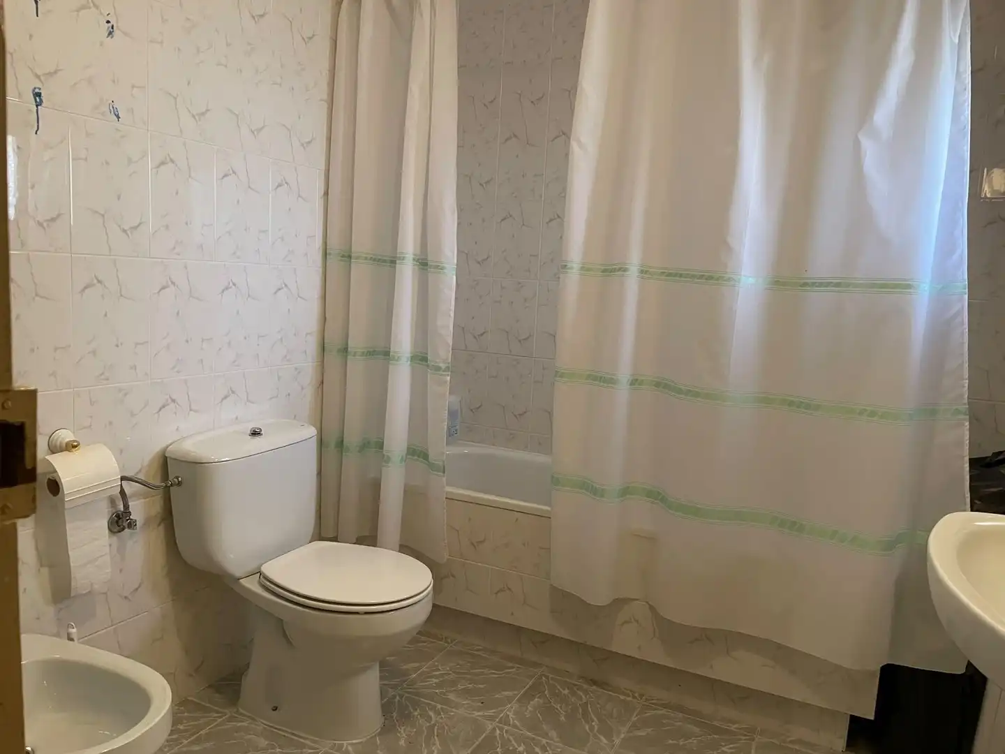 Bany de Casa o xalet en venda en Erla amb Terrassa i Traster