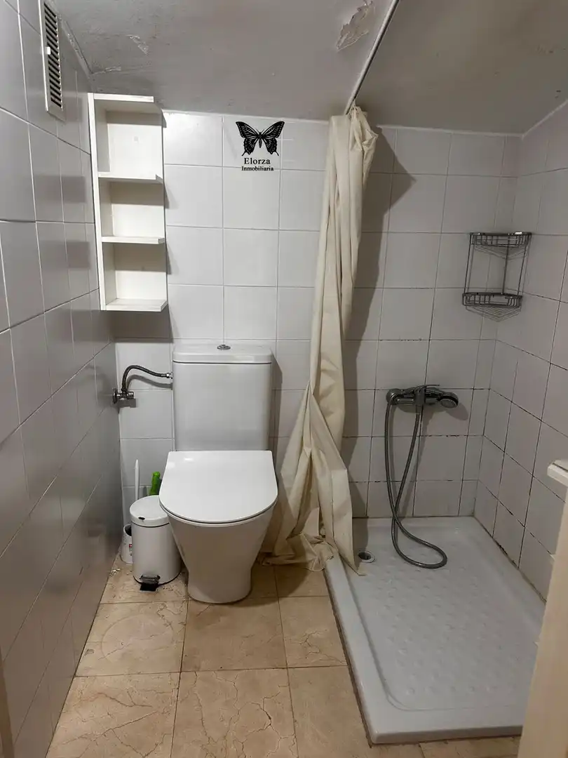 Baño de Estudio de alquiler en Oviedo 