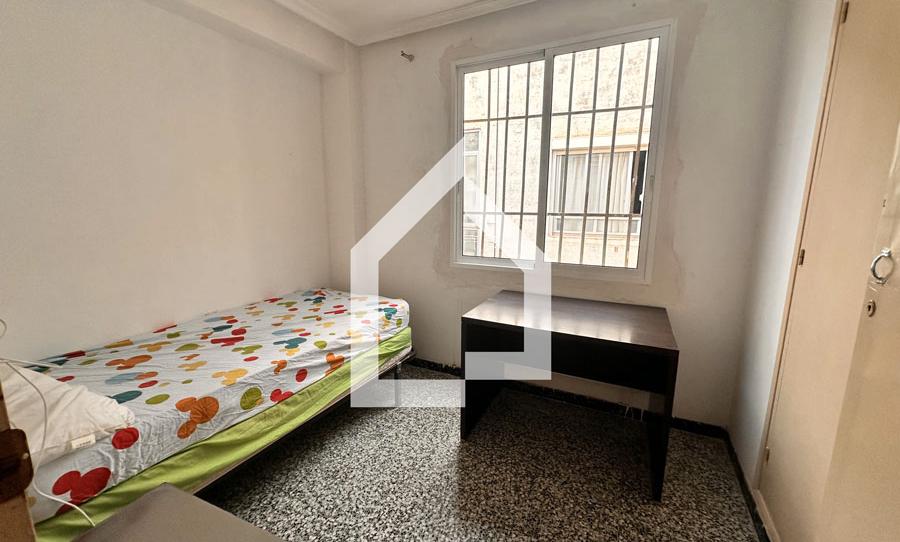 Foto 1 de Piso para compartir en Calle Pintor Picasso, Centro, Alicante