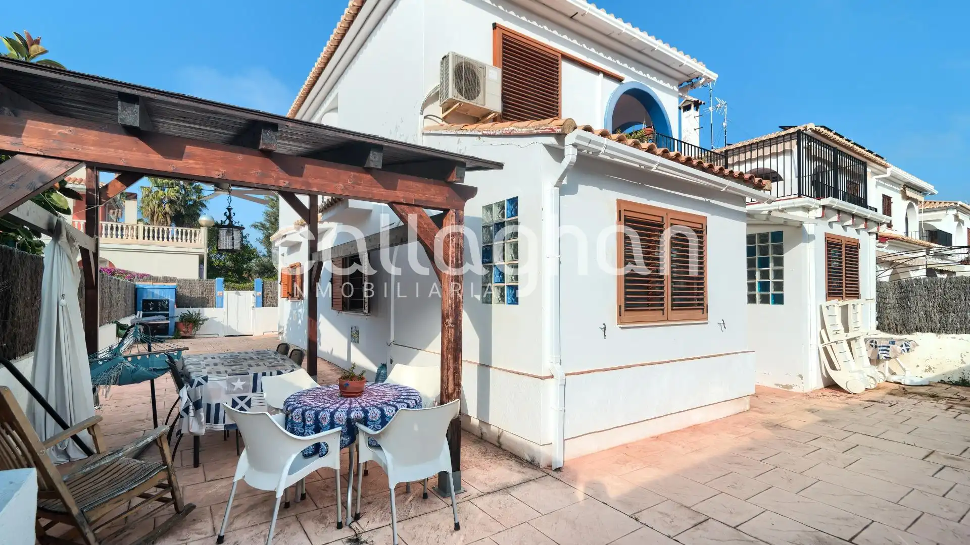 Casa adosada en venda en Sagunto / Sagunt amb Aire condicionat, Calefacció i Terrassa