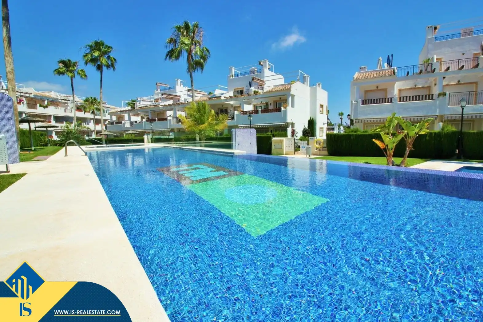 Flat with pool for sale in Orihuela Costa
