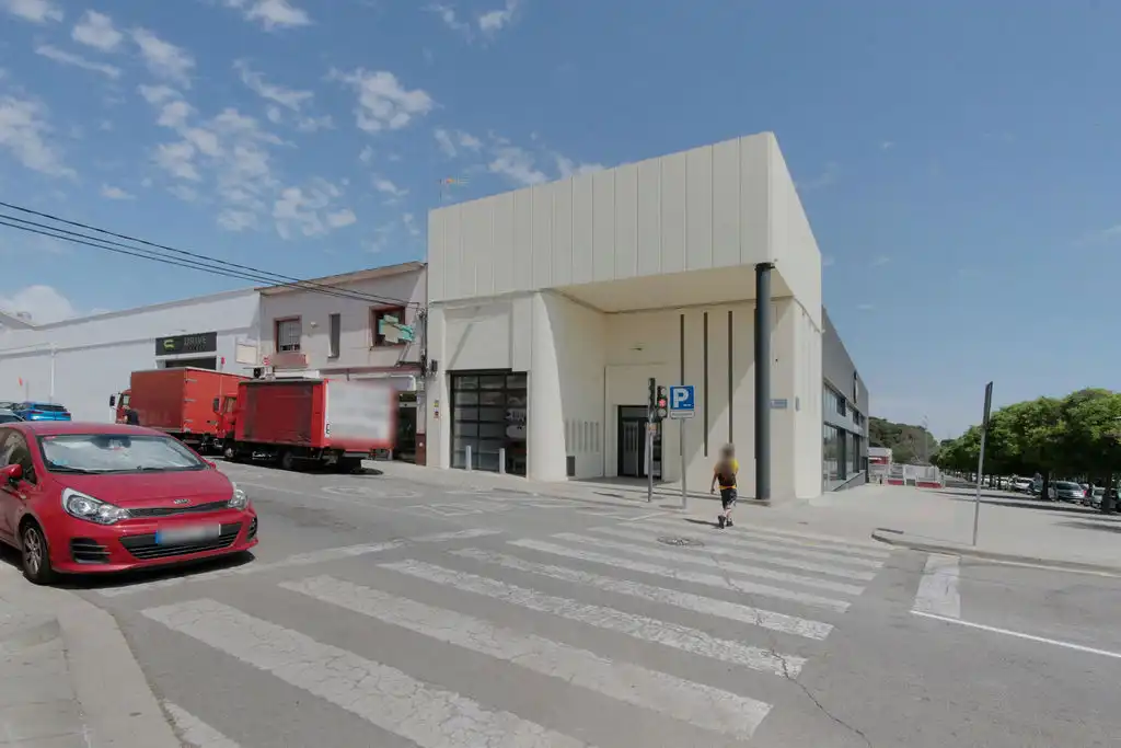 Vista exterior de Local en venta en Terrassa