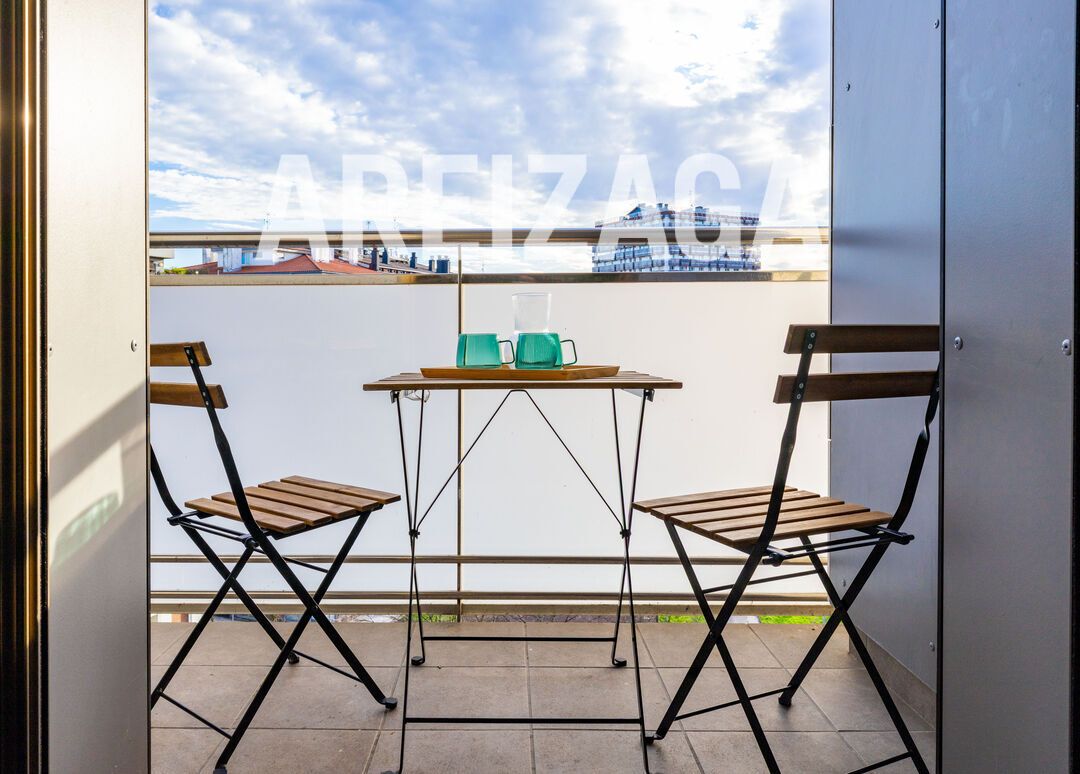 Terrassa de Pis en venda en Donostia - San Sebastián  amb Calefacció i Balcó