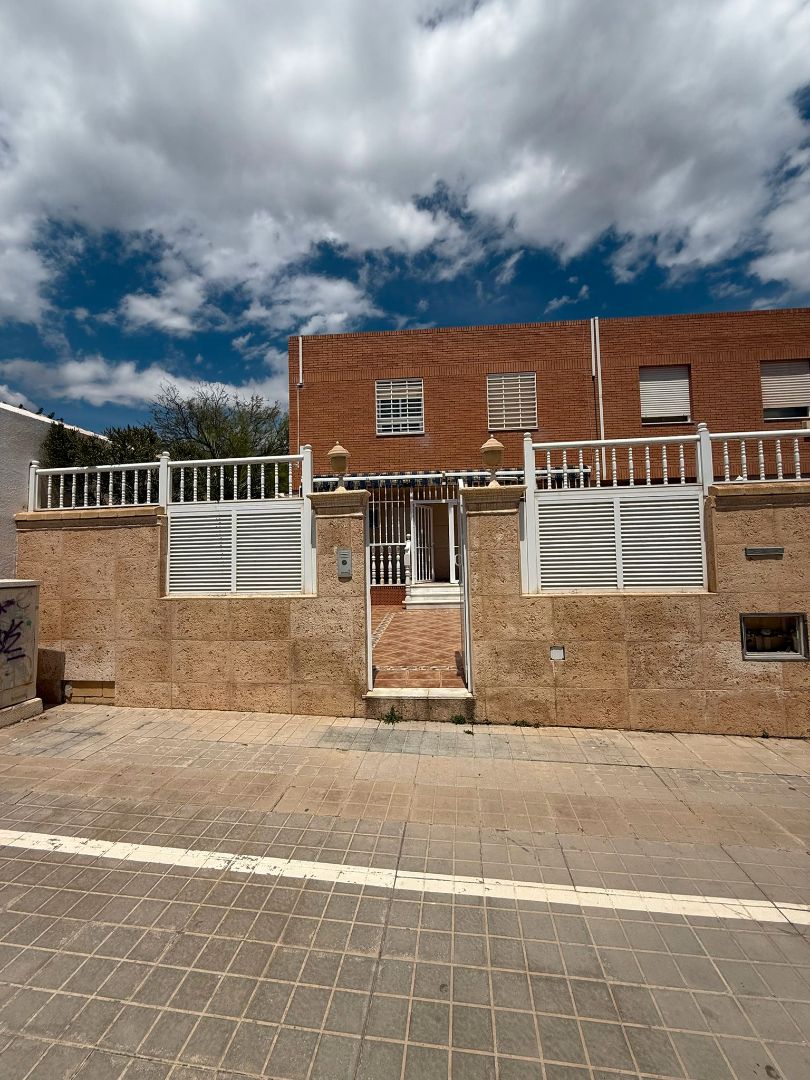 Exterior view of Duplex for sale in  Almería Capital