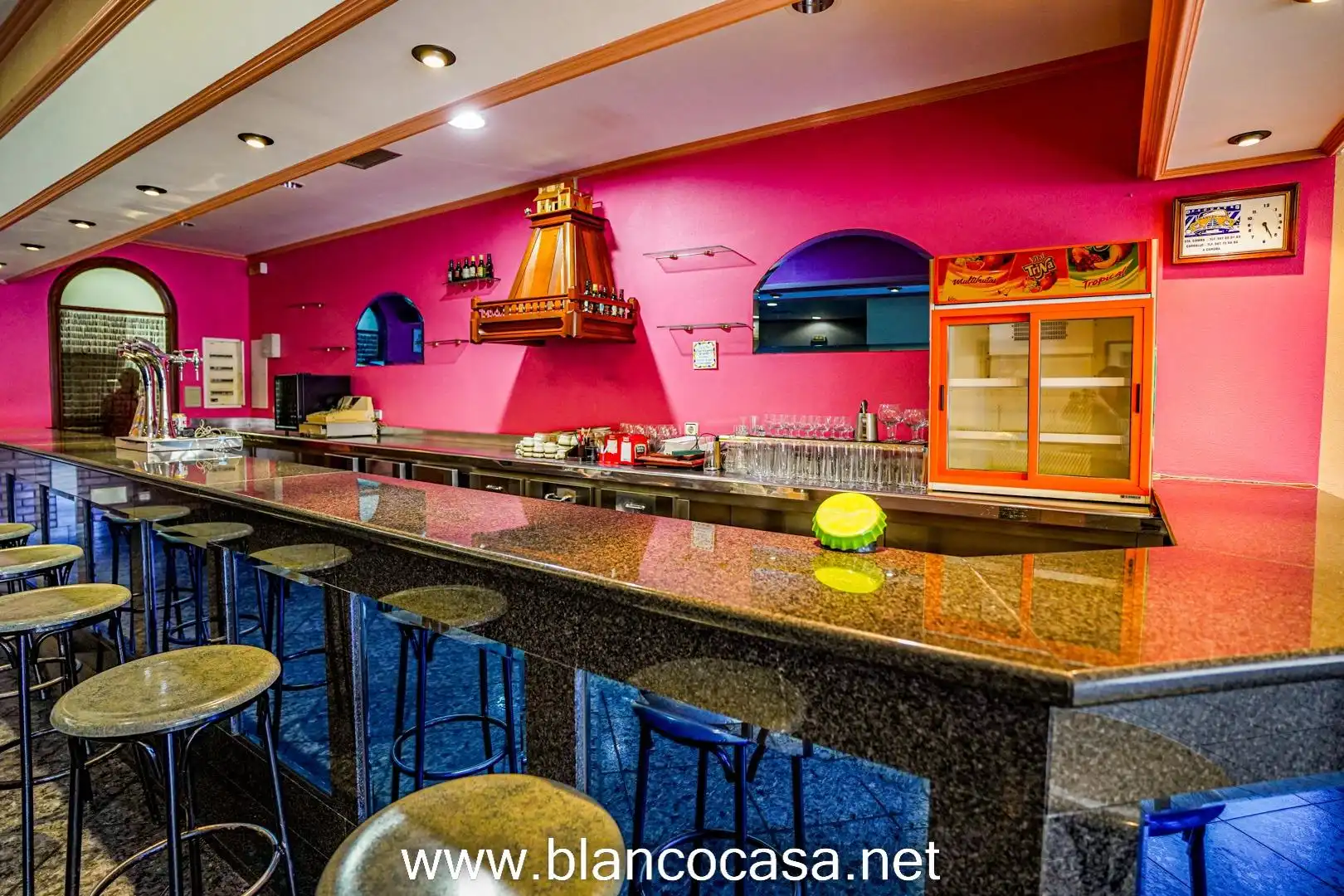 Commercial properties for rent in A Laracha    with Furnished