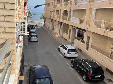 Piso con balcón en venta en Calle Gibraltar 5