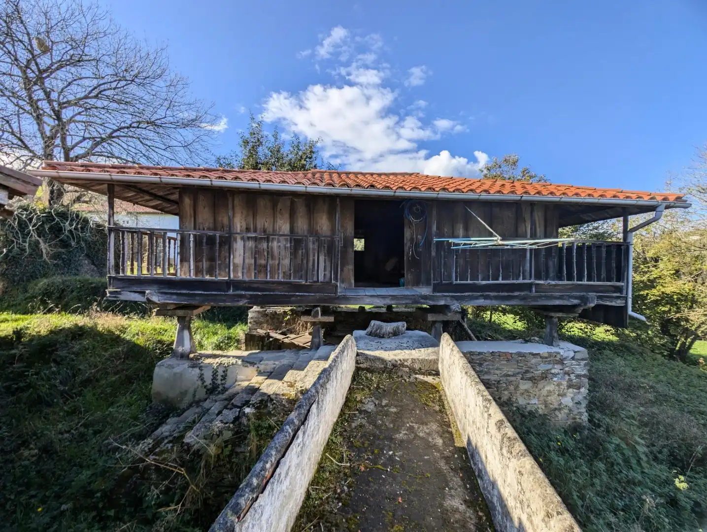 Vista exterior de Casa o chalet en venta en Salas con Jardín privado, Terraza y Trastero