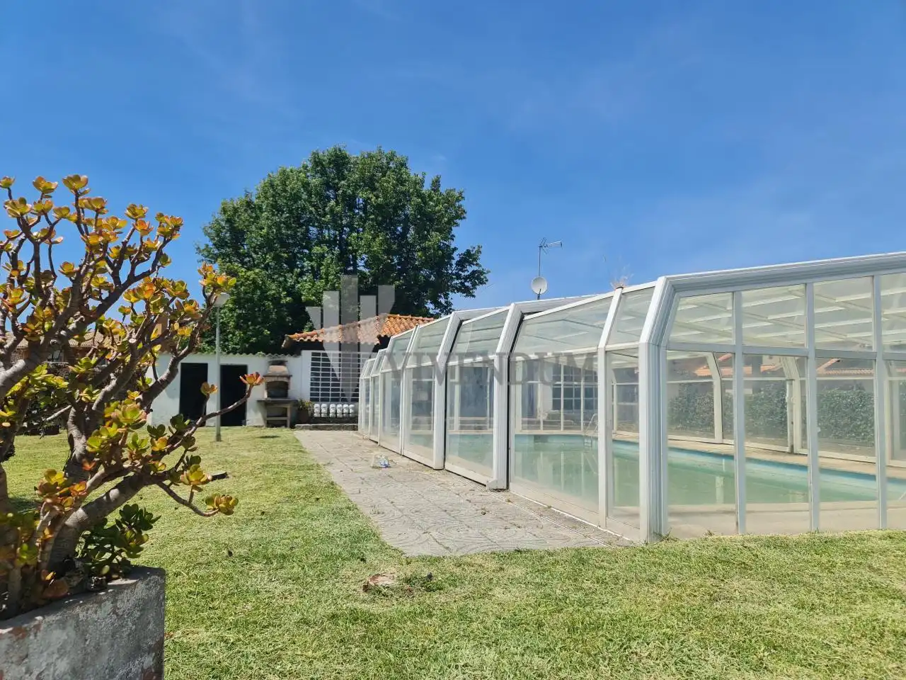 Piscina de Residencial en venda en Vigo 