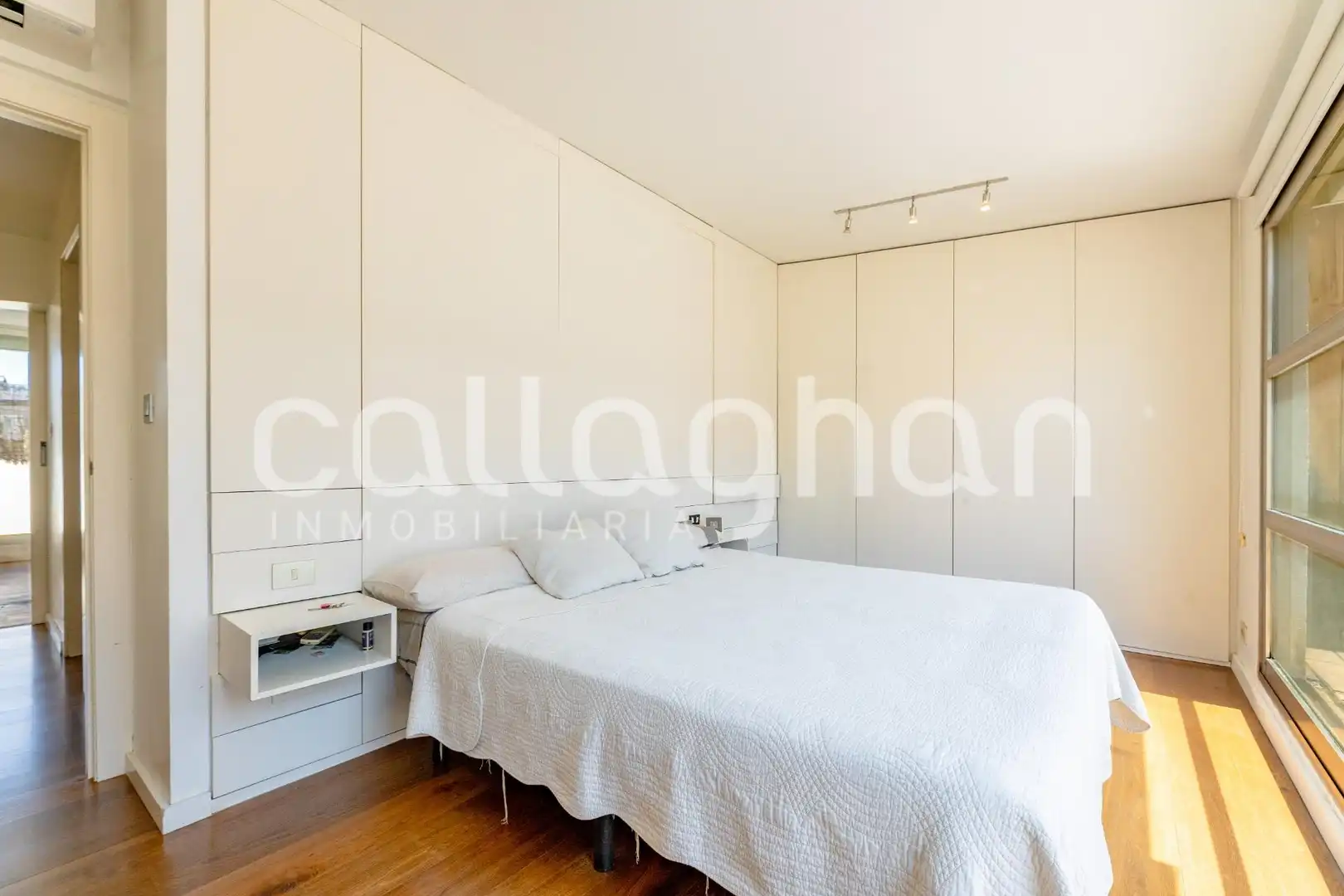 Habitación de Ático en venta en Valencia con Calefacción, Terraza y Trastero