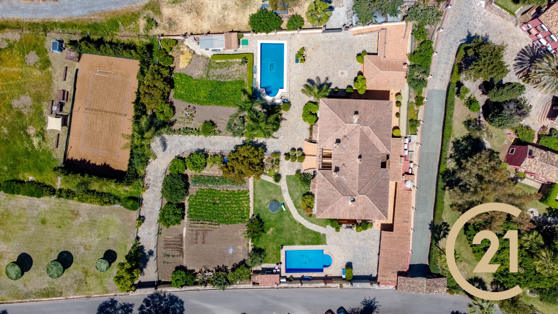 Exterior view of Single-family semi-detached for sale in Benahavís  with Air Conditioner, Private garden and Terrace