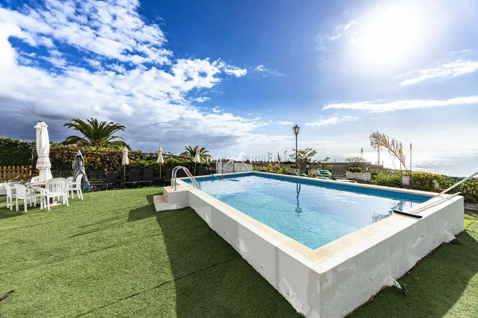 Swimming pool of Houses for sale in Guía de Isora  with Terrace, Storage room and Swimming Pool