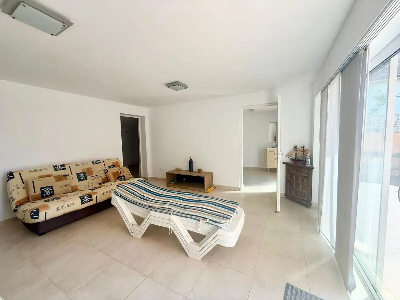 Sala d'estar de Casa o xalet en venda en Roses amb Aire condicionat, Calefacció i Terrassa