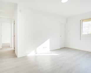 Bedroom of Flat for sale in  Barcelona Capital