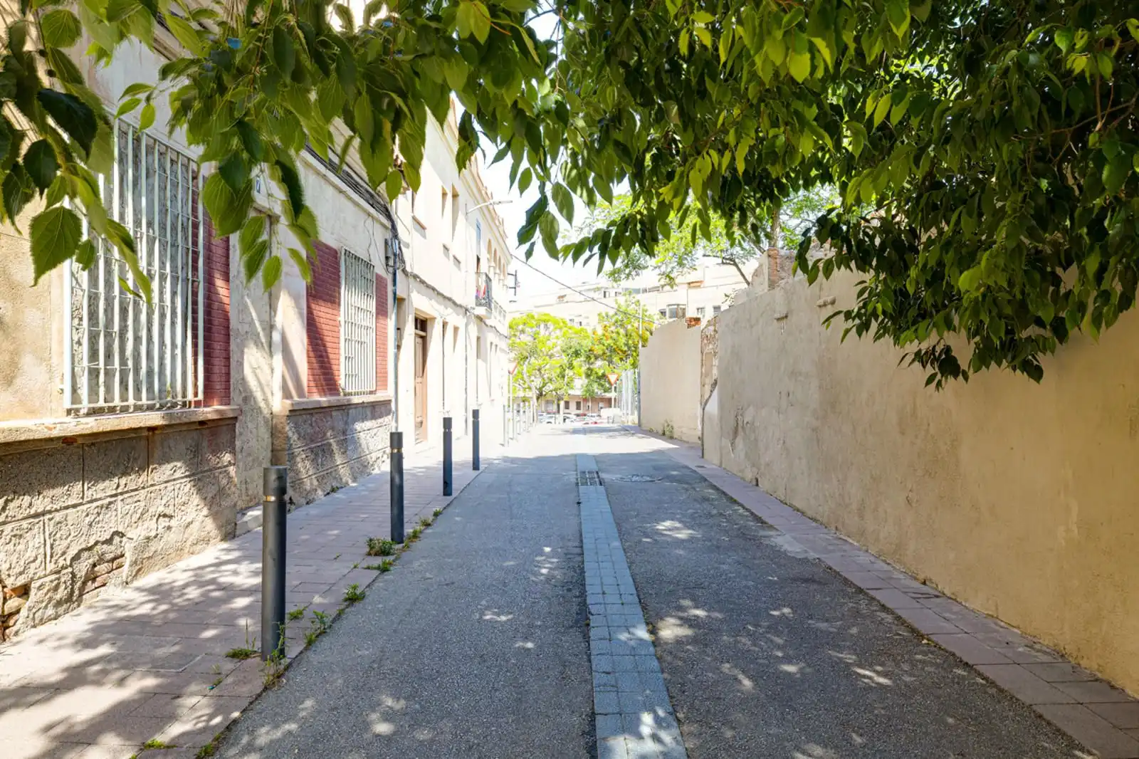 Vista exterior de Edificio en venta en Santa Coloma de Gramenet