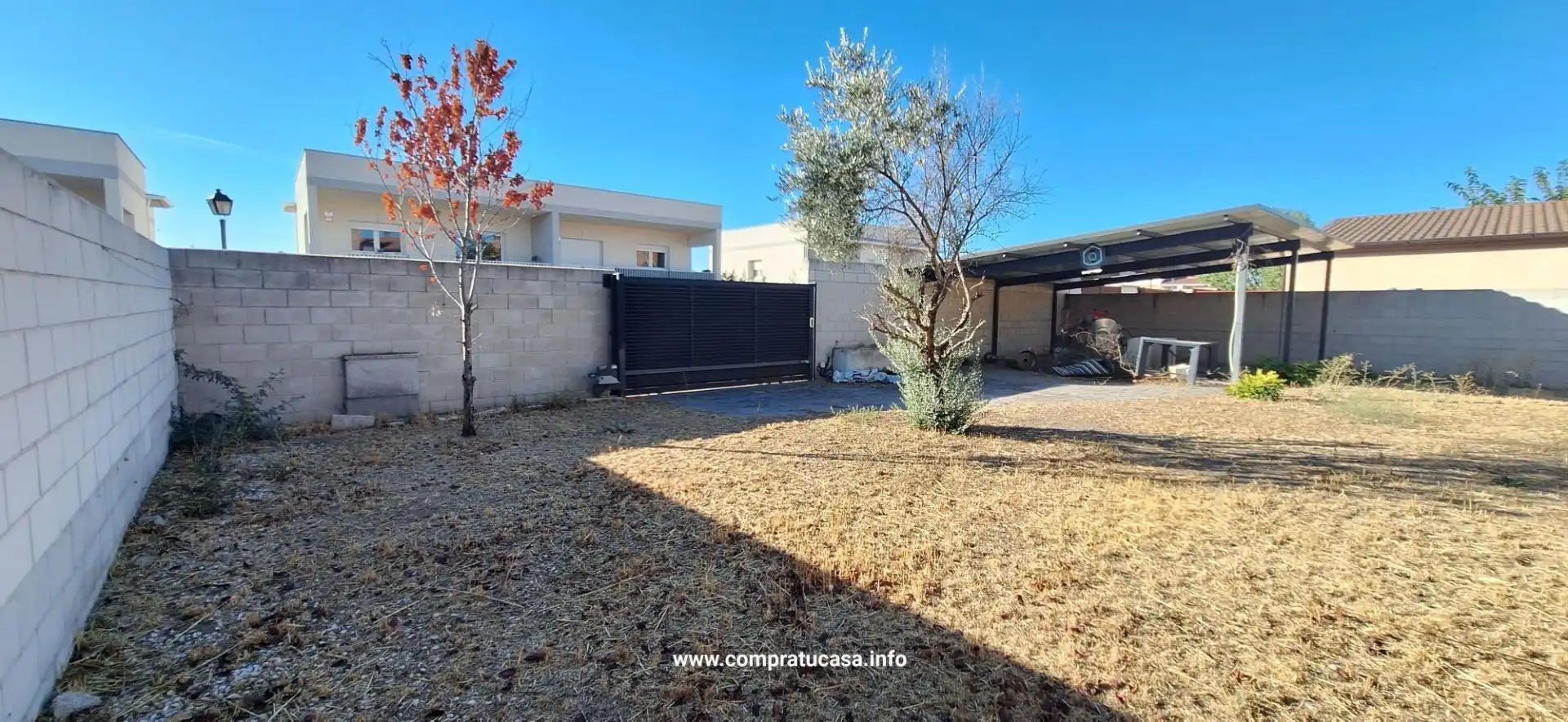 Casa adosada en venta en Calle MISTRAL, Encinillas
