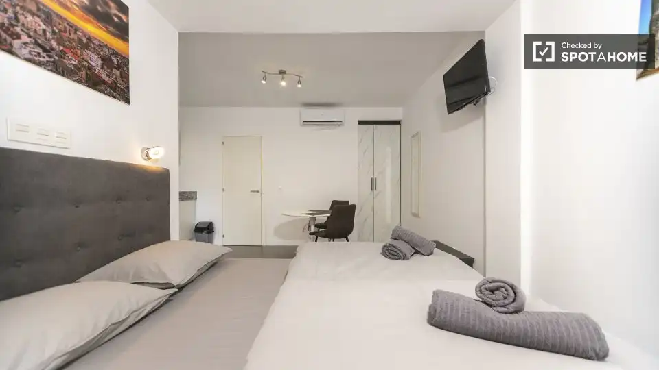 Habitación de Piso de alquiler en Valencia con Aire acondicionado, Calefacción y Amueblado