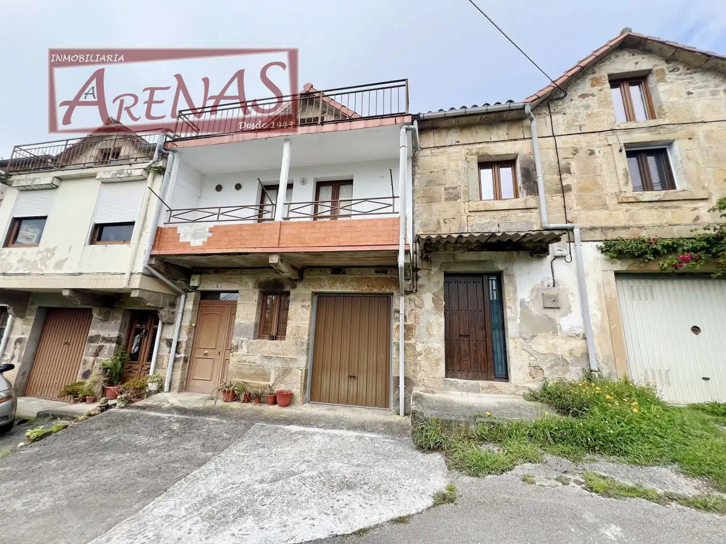 Vista exterior de Casa adosada en venta en Ampuero con Parquet y Terraza