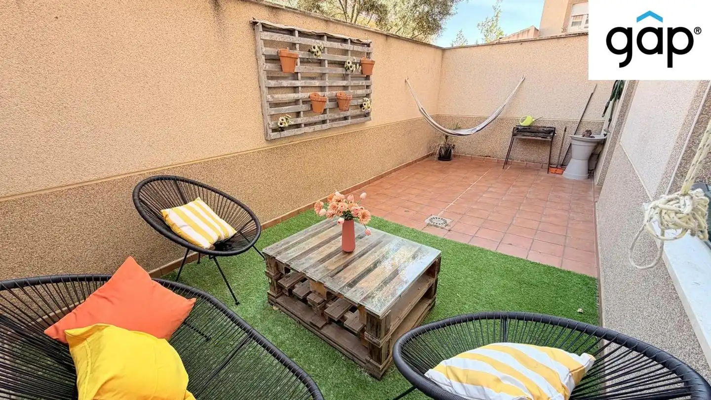 Terraza de Planta baja en venta en Arcas del Villar con Calefacción, Terraza y Amueblado