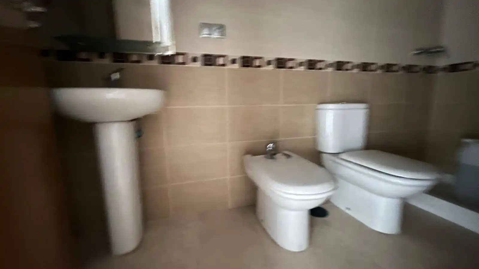 Baño de Piso en venta en Elche / Elx con Balcón