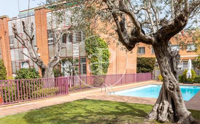 Swimming pool of Single-family semi-detached for sale in Sant Cugat del Vallès  with Terrace and Swimming Pool