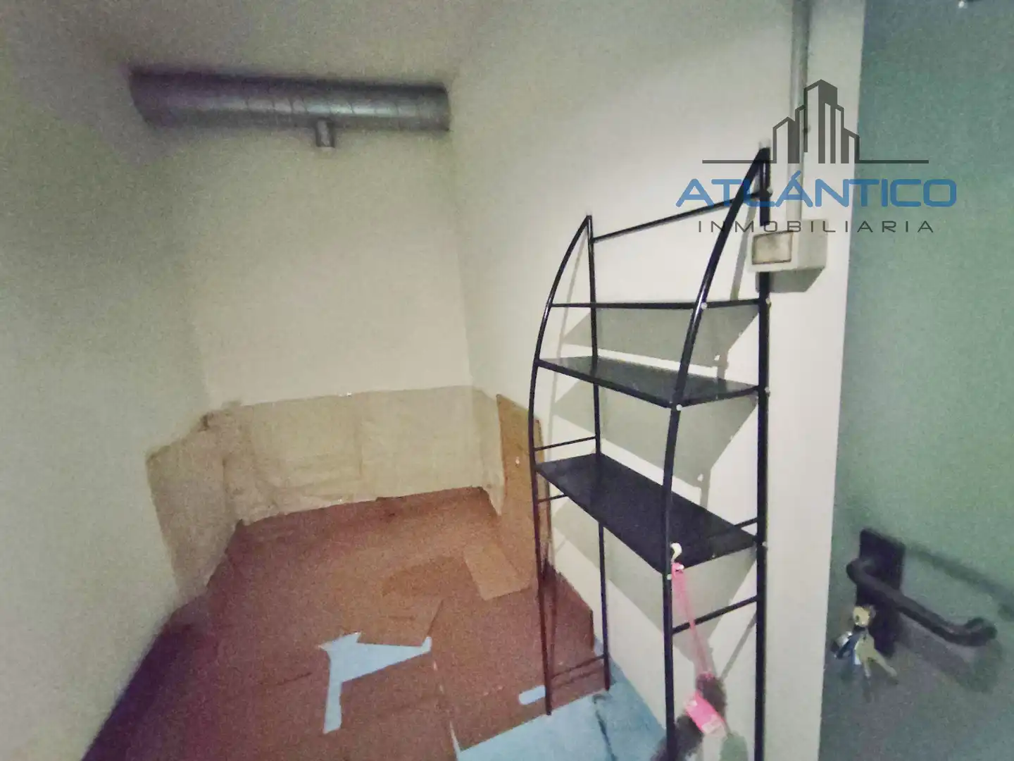 Piso en venta en A Coruña Capital  con Calefacción, Trastero y Horno