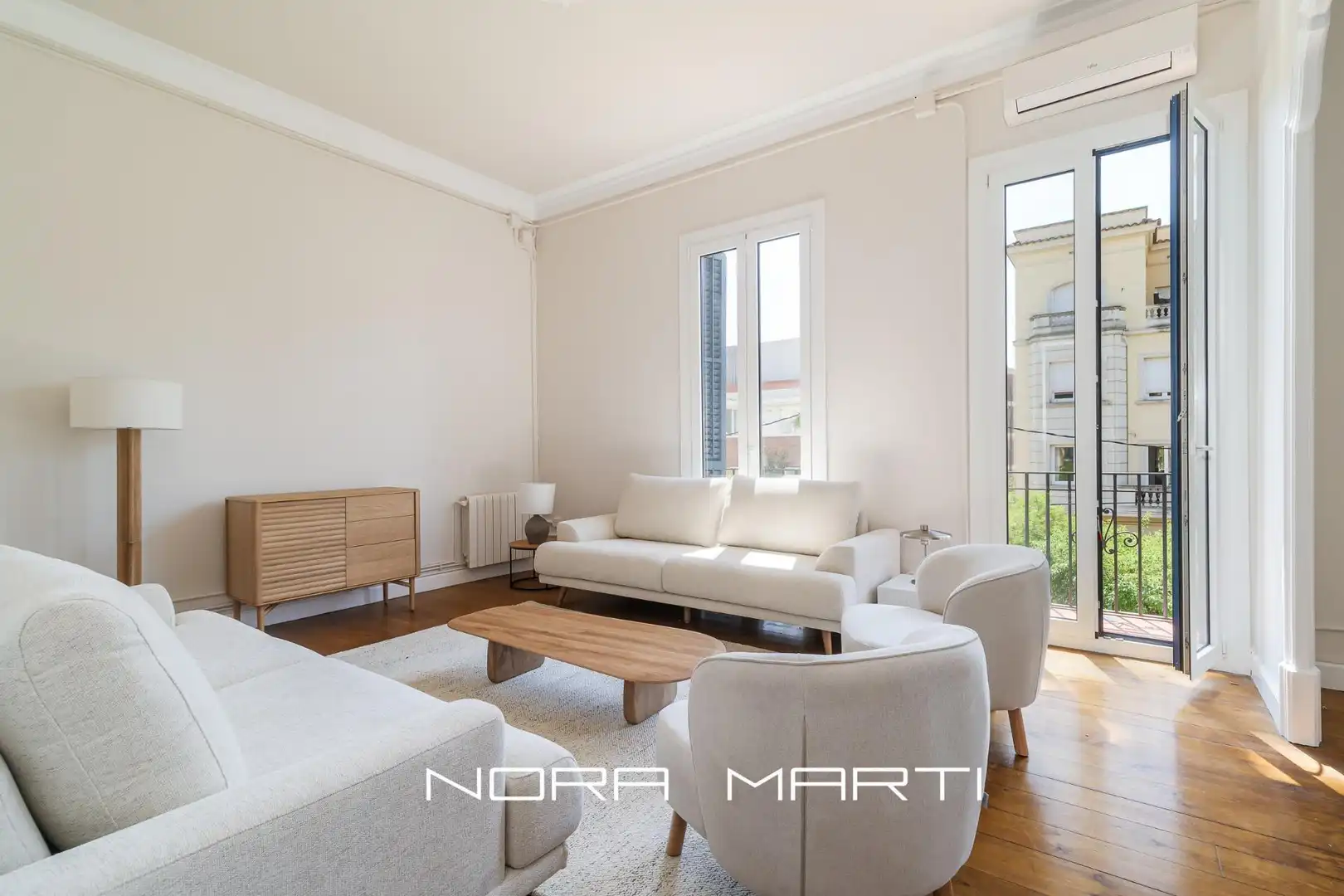 Wohnzimmer von Wohnung zur Miete in Barcelona mit Klimaanlage, Heizung und Privatgarten