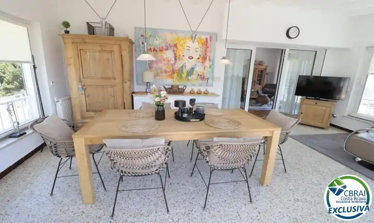 Menjador de Casa o xalet en venda en Roses amb Aire condicionat, Calefacció i Piscina
