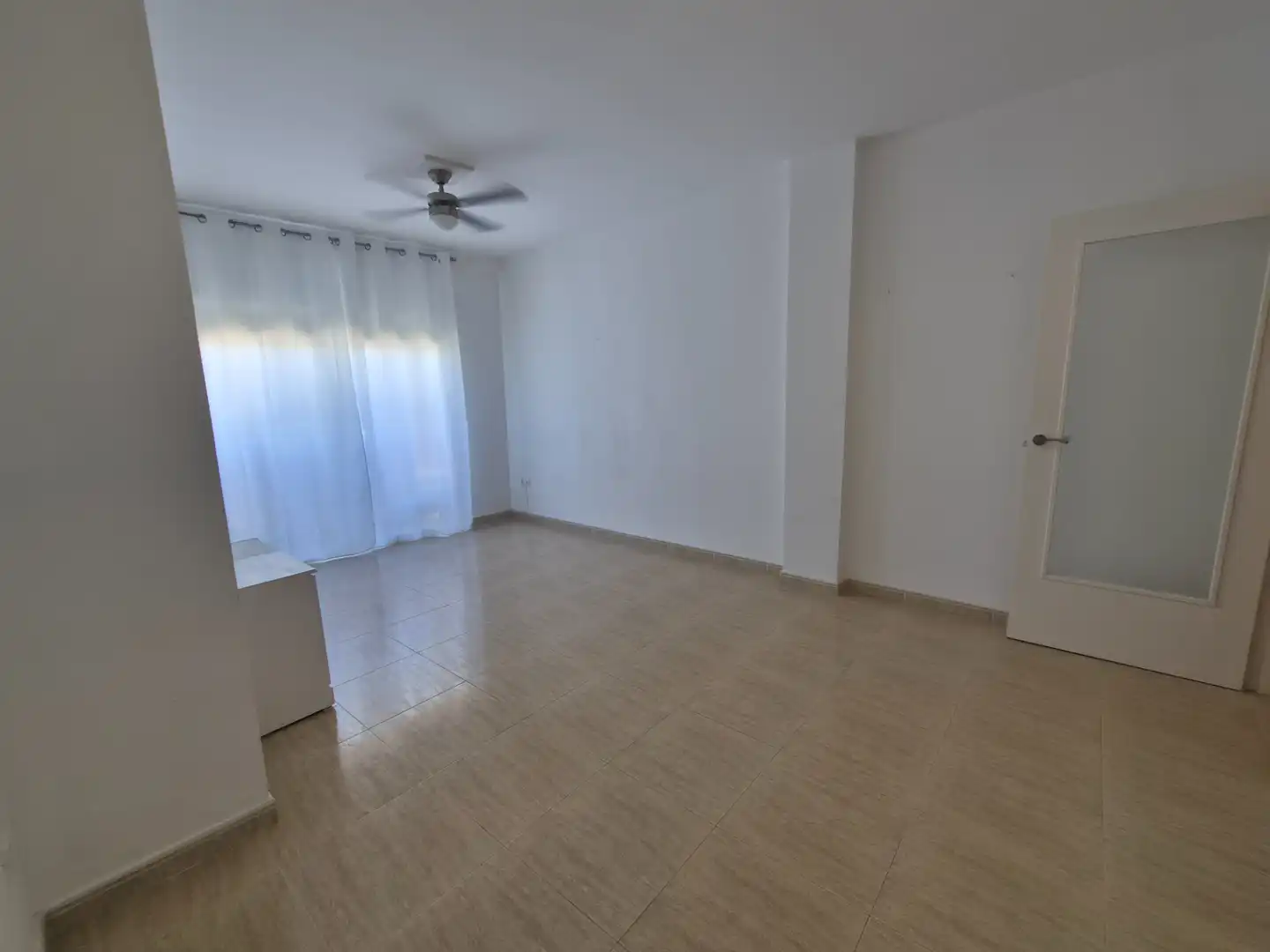 Piso en venta en Roda de Berà con Terraza, Horno y Balcón