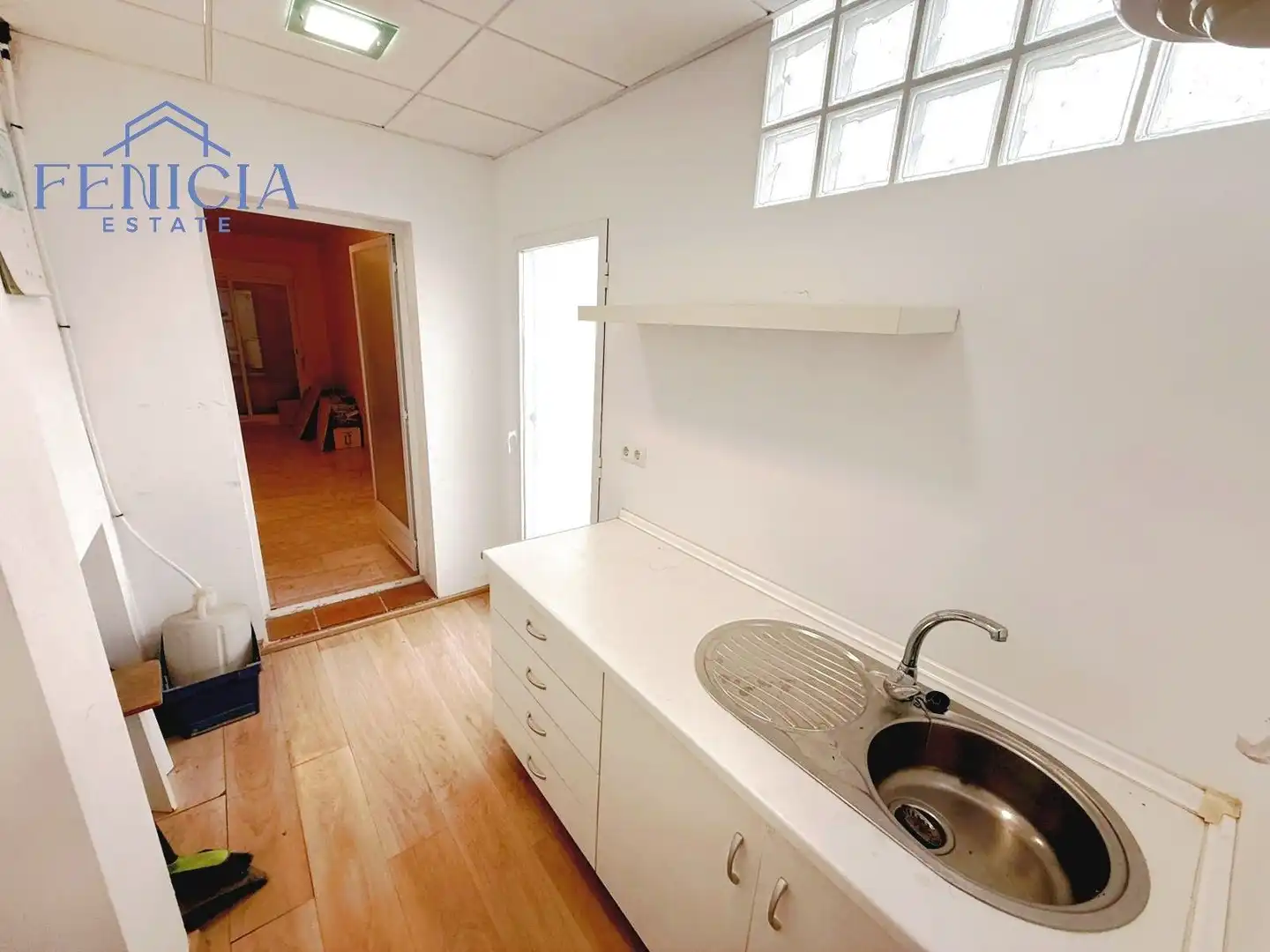 Küche von Wohnung zum Verkauf in Almuñécar mit Klimaanlage und Abstellraum