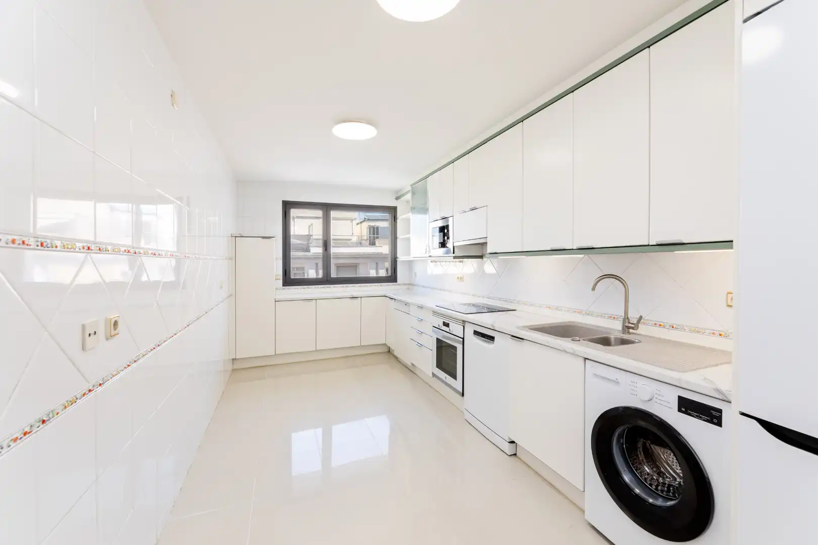 Cocina de Ático de alquiler con opción a compra en Madrid con Aire acondicionado, Calefacción y Terraza