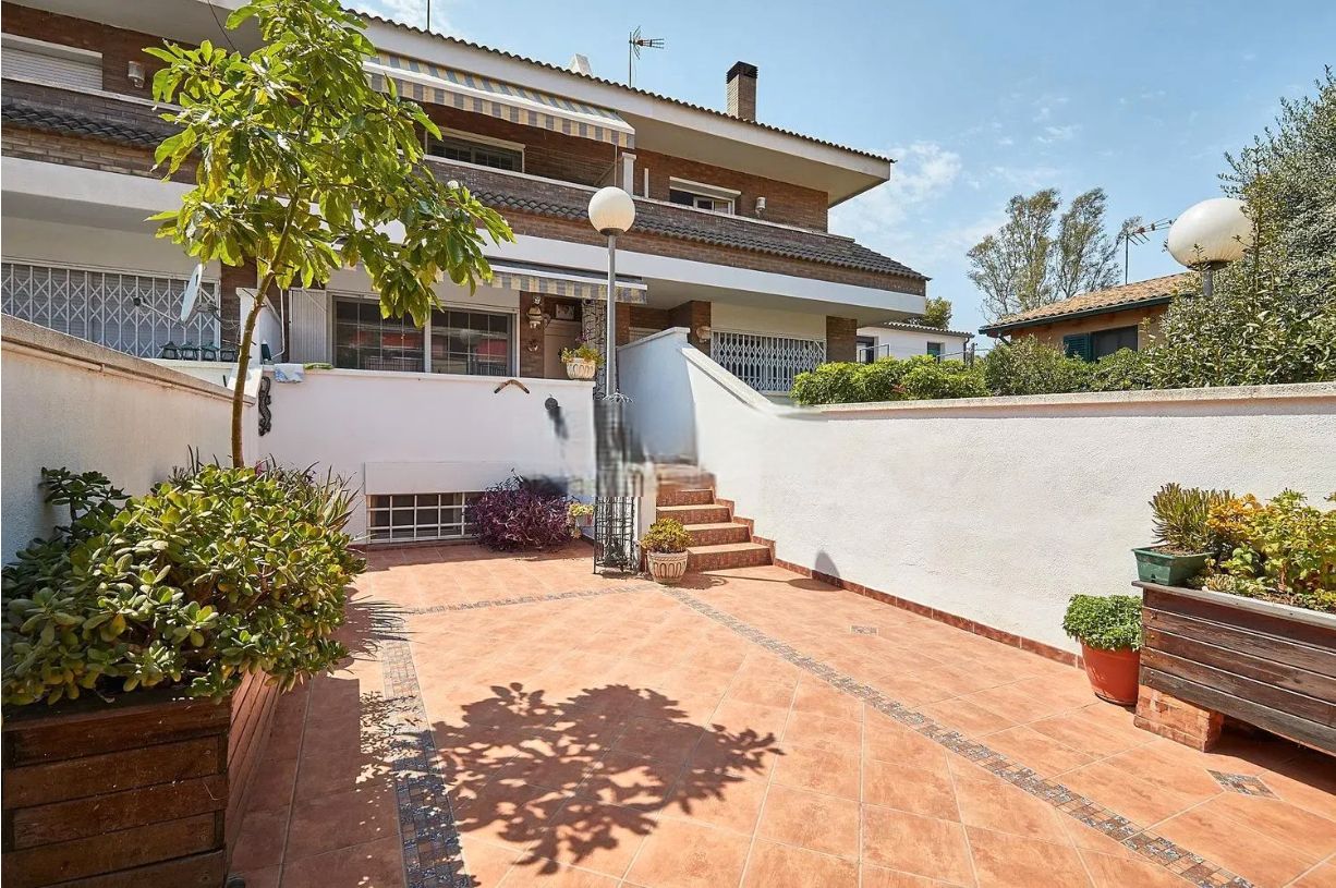 Jardí de Casa o xalet en venda en Castelldefels amb Aire condicionat, Calefacció i Jardí privat