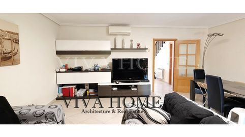 Foto 2 de Casa o chalet en venta en Avenida del Leguario, Fuentebella -San Felix - El Leguario, Parla