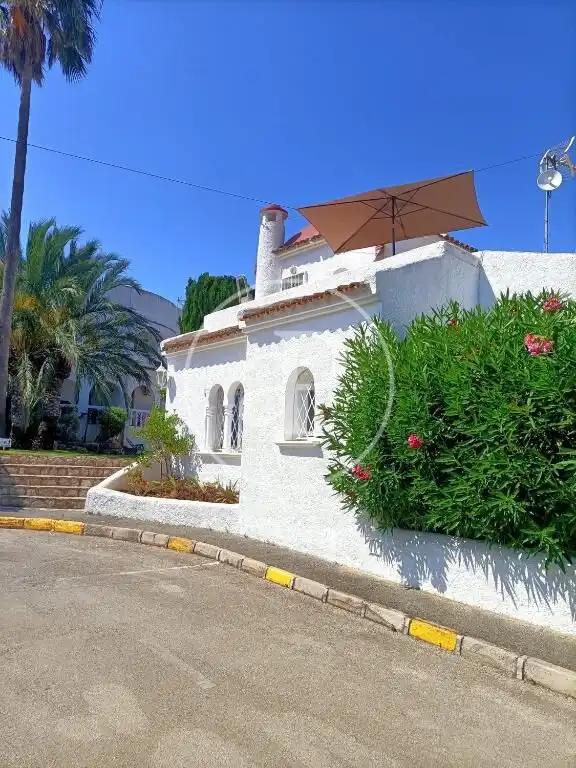 House with pool to rent in Carrer Ulisses, imagen 23