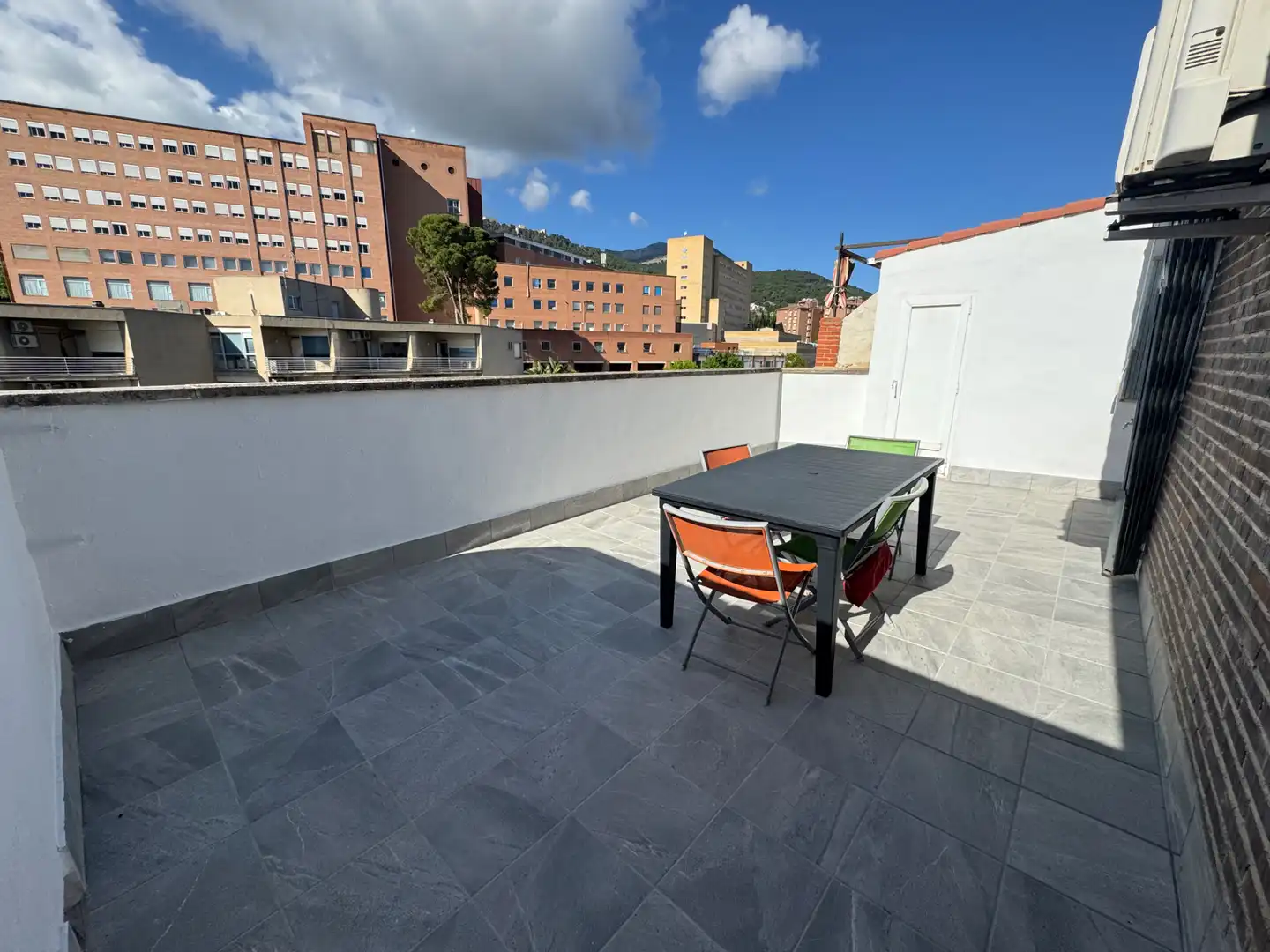 Terrasse von Dachboden zur Miete in  Jaén Capital mit Klimaanlage, Heizung und Terrasse