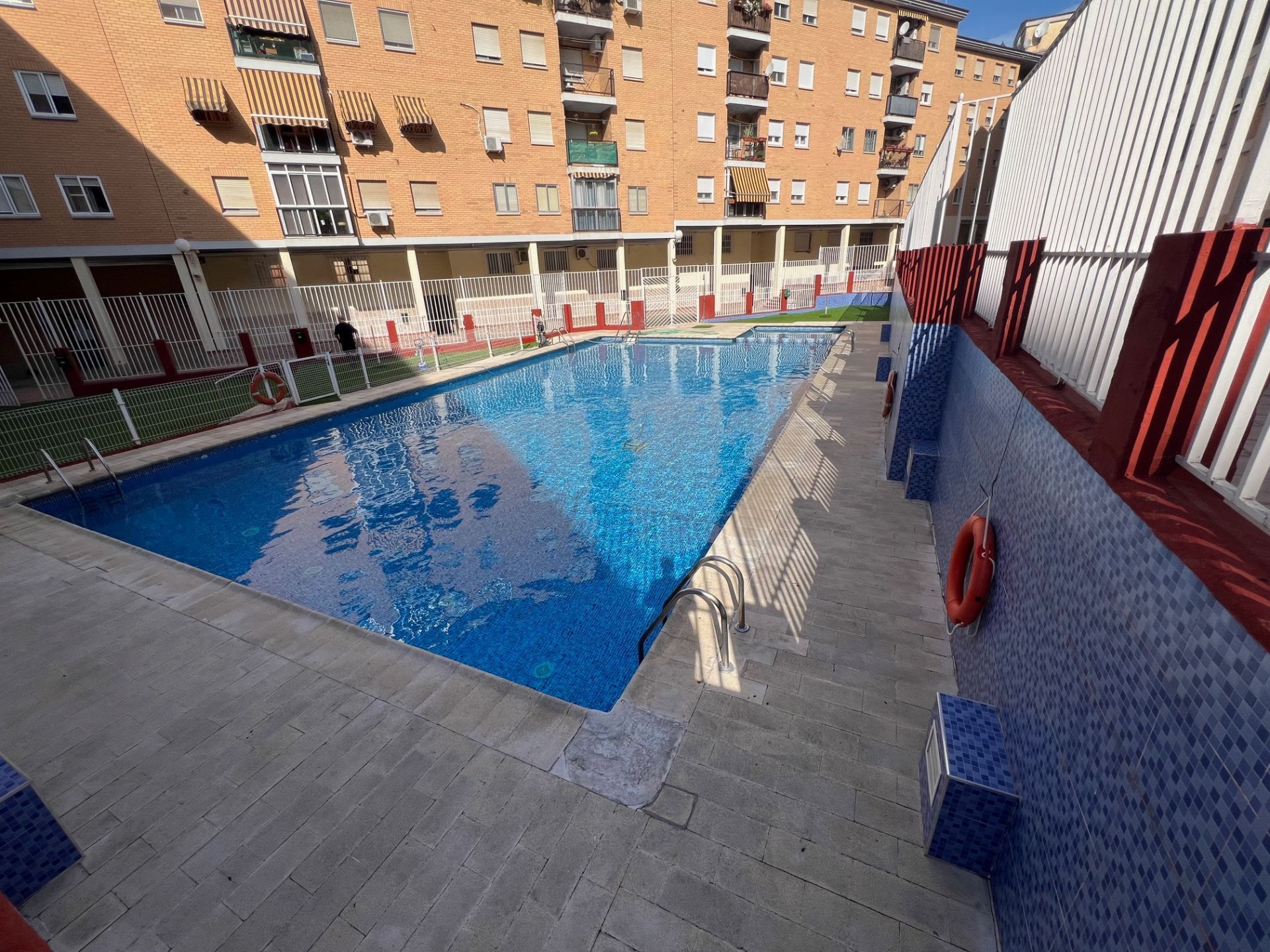 Piscina de Apartament de lloguer en Badajoz Capital amb Moblat i Piscina comunitària